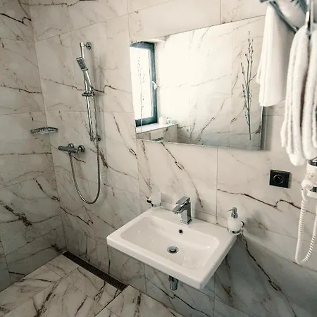 Sousedi Oda ve Kahvaltı Pavlov