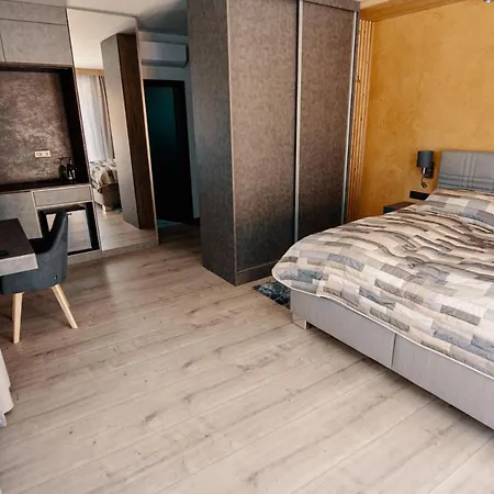 Oda ve Kahvaltı Sousedi Pavlov