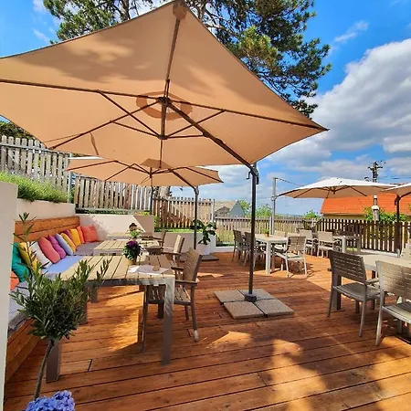Sousedi Bed & Breakfast Pavlov