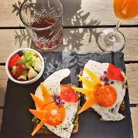 Oda ve Kahvaltı Sousedi