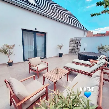 Sousedi 4*
