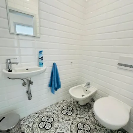 Oda ve Kahvaltı Sousedi Pavlov