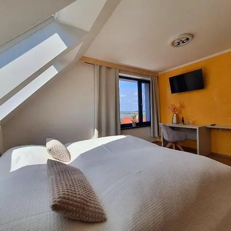 Sousedi Oda ve Kahvaltı Pavlov