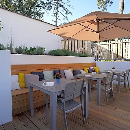 Sousedi Bed & Breakfast