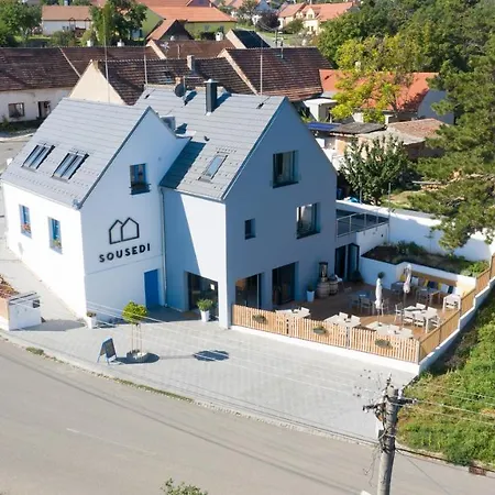 Oda ve Kahvaltı Sousedi 4*