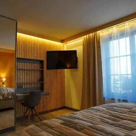 Oda ve Kahvaltı Sousedi 4*