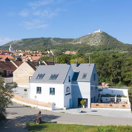 Sousedi Bed and Breakfast Pavlov
